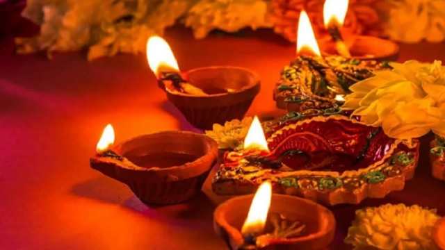 Diwali 2022: पांच दिन का होता है दिवाली का त्योहार, डिटेल में जानें  किस तारीख को है कौन सा त्‍यौहार